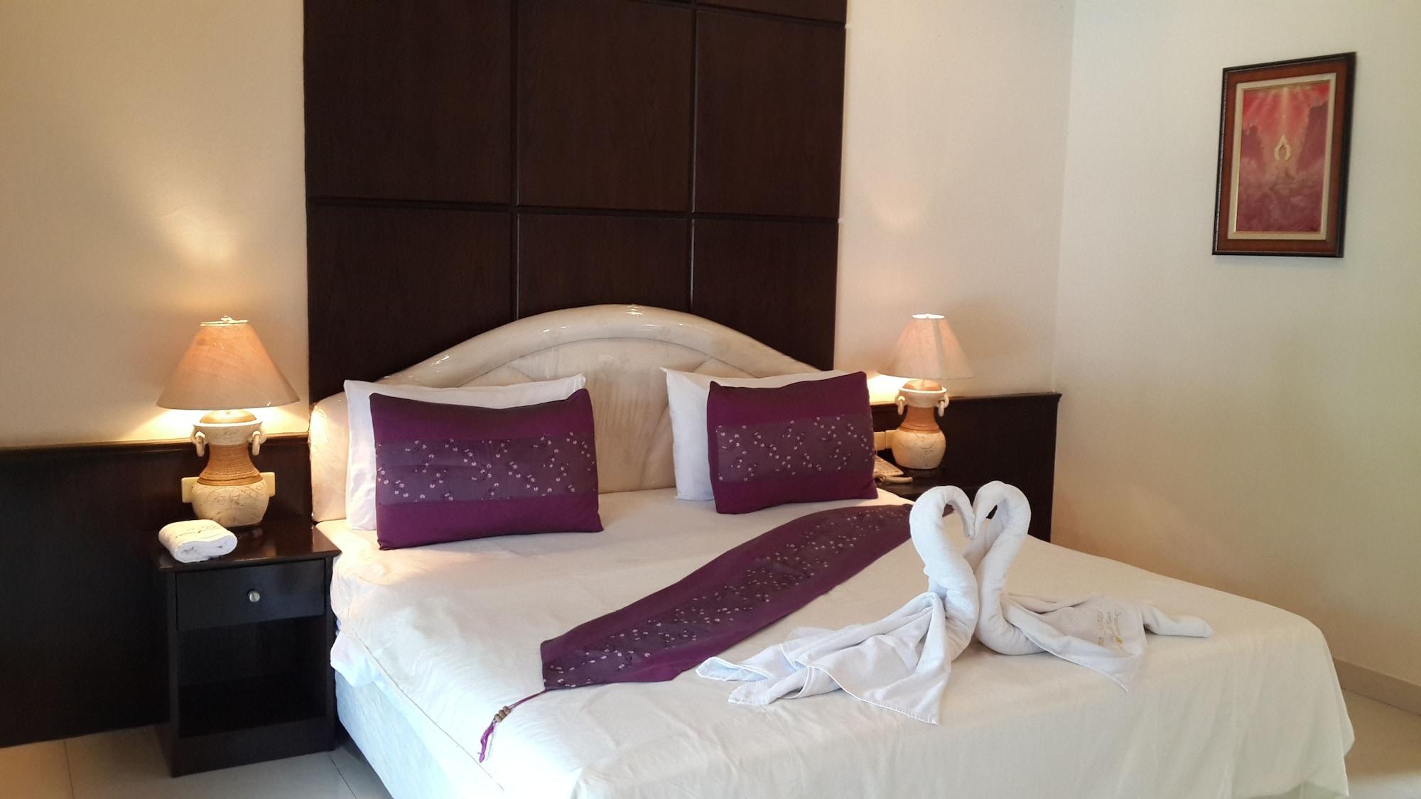 Отель Serene Sands 4*