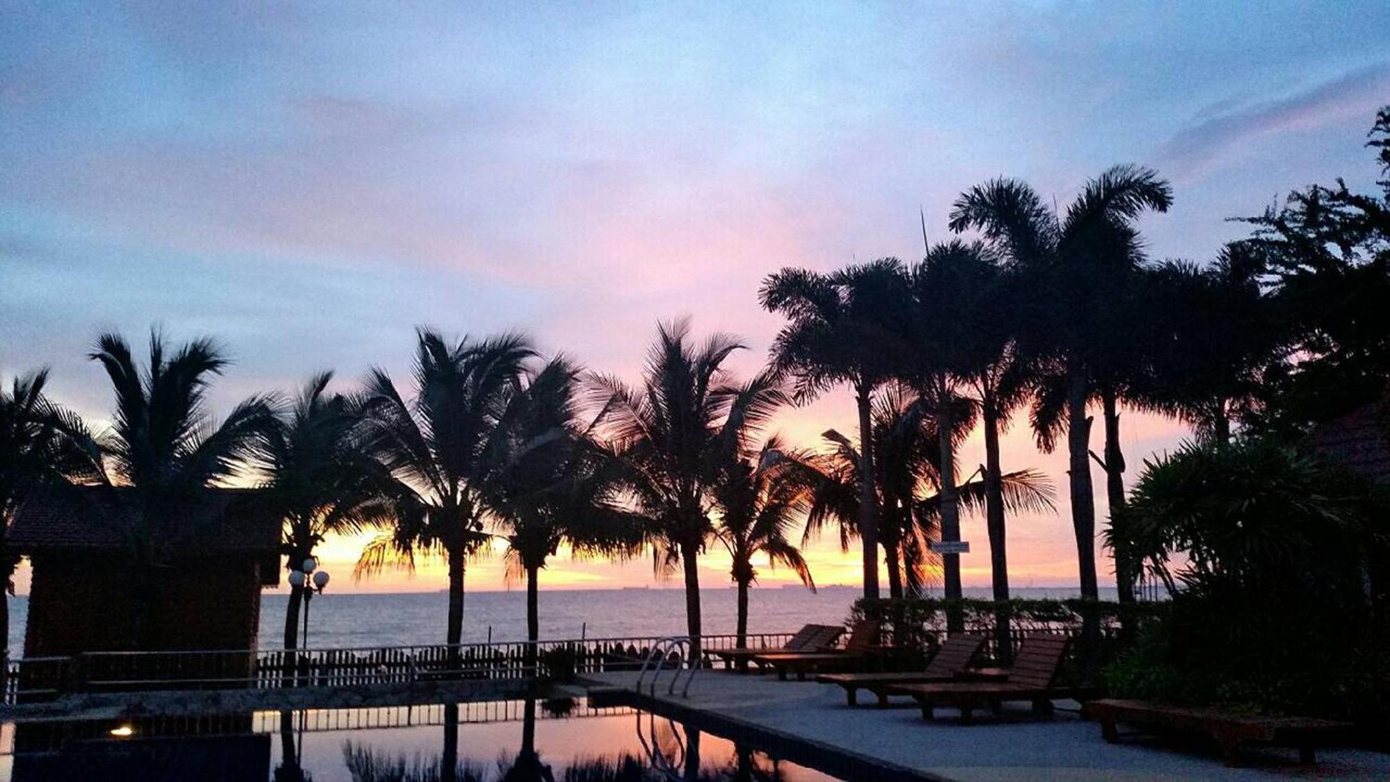 Serene Sands Отель 4*
